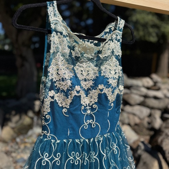 Chi Chi London Reign or Shine Lace Dress Teal Blue 4 Party Cocktail‎ Prom Glam - Picture 4 of 14